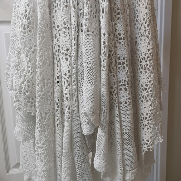 Neo-vintage Eco-lux White upcycled crochet voluminous handkerchief hem skirt - Picture 6 of 9